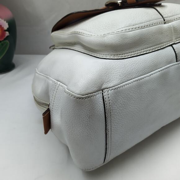 Coach Soho White Pebbled Leather Domed Buckle Pocket ZIpper Satchel Shoulder Bag - Picture 6 of 15